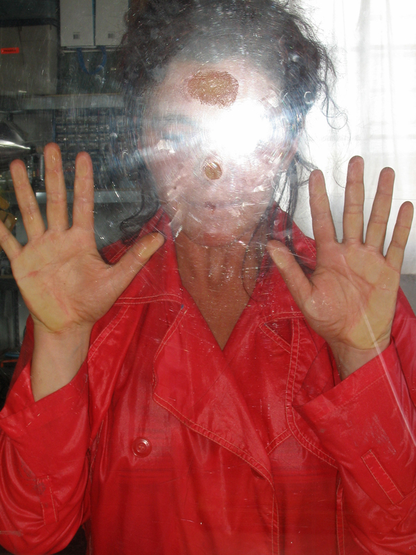 mues,photo pour affiche de manon labrecque,corps,mutation,lumière,transmutation