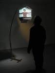 battements, installation vidéo de manon labrecque,corps,cage,oiseau, emprisonnement