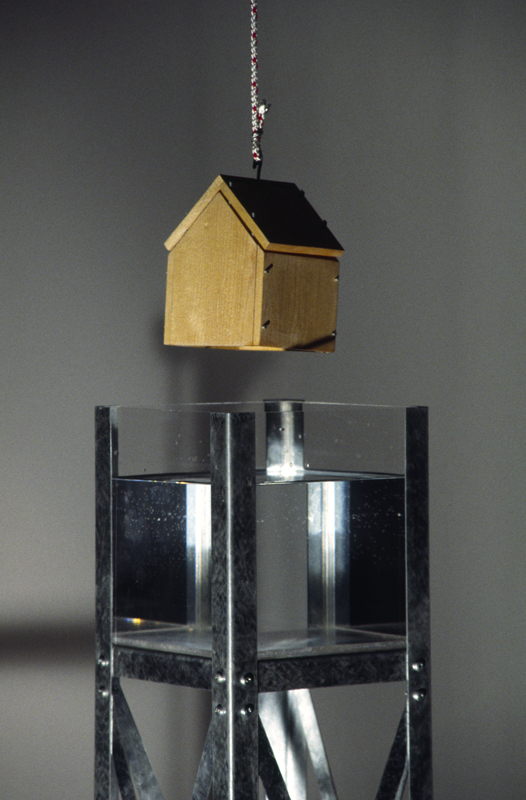 exercices d'enracinement,installation cinétique et sonore de manon labrecque,corps,maison,marteau,naissance,mort