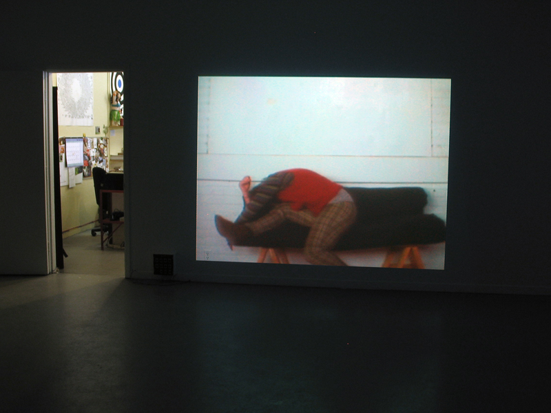 illumination,installation vidéo de manon labrecque,disparition,chants bouddistes,lecture