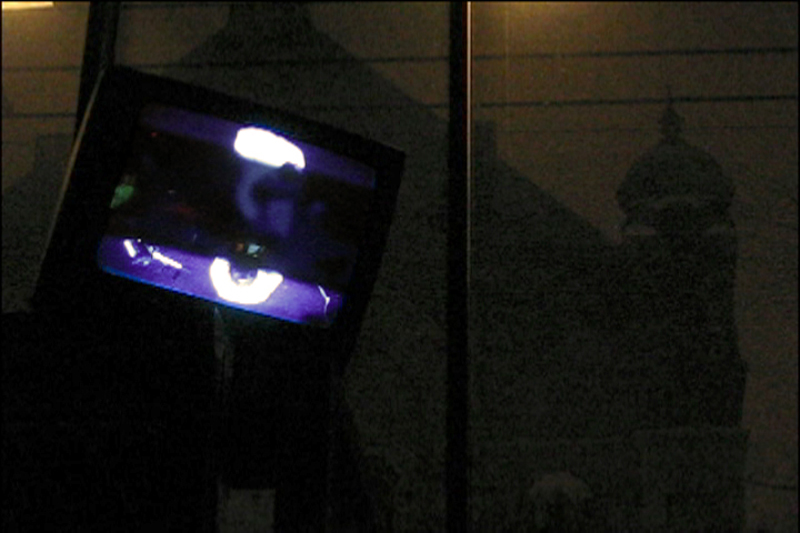 exercices de neutralité, installation vidéo de martin tétreault et manon labrecque, duo,corps,table tournante,mouvement rotatoire