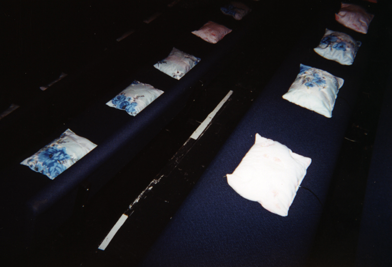 histoires,installation sonore et performance de manon labrecque,oreiller,rêve,cauchemard