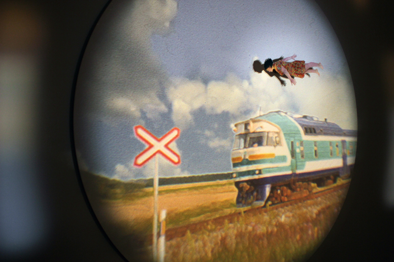 les traversées,installation cinétique et sonore de manon labrecque,mécanismes,images,corps,flute,paysages,lanterne magique