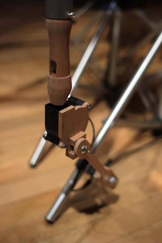 les traversées,installation cinétique et sonore de manon labrecque,mécanismes,images,corps,flute,paysages,lanterne magique