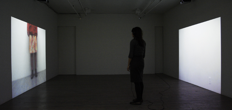 valses,installation vidéo de manon labrecque,balancement,corps,dualité