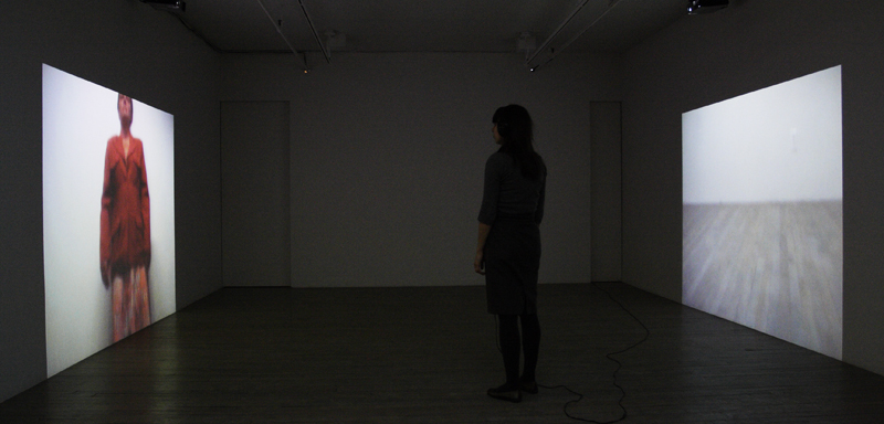 valses,installation vidéo de manon labrecque,balancement,corps,dualité