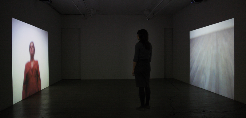 valses,installation vidéo de manon labrecque,balancement,corps,dualité