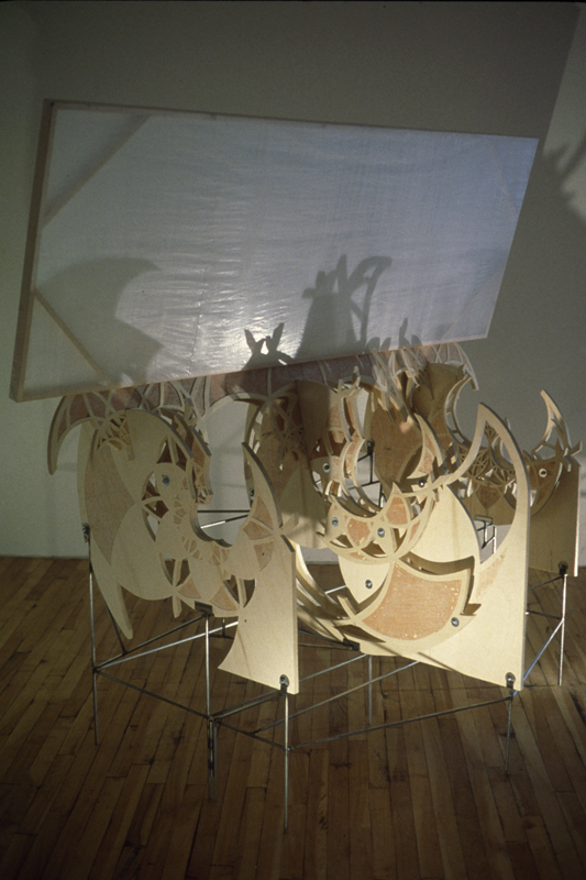 confession,performance de manon labrecque, objets sculpturaux, bercaux,fil,robe,présentoir