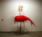 objets de cris et de vents,installation cinétique et sonore de manon labrecque,mécanismes en bois,formes gonflées d'air,rouge,